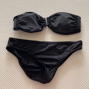 Black vineyard vines suit